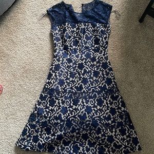 Kay Unger blue lace dress